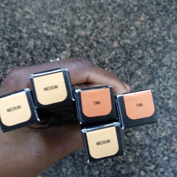 Makeup bundle! - Picture 4 of 4